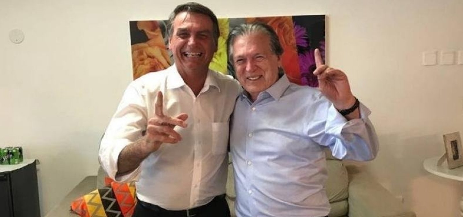 [PF cumpre mandado em endereço ligado a presidente do PSL]