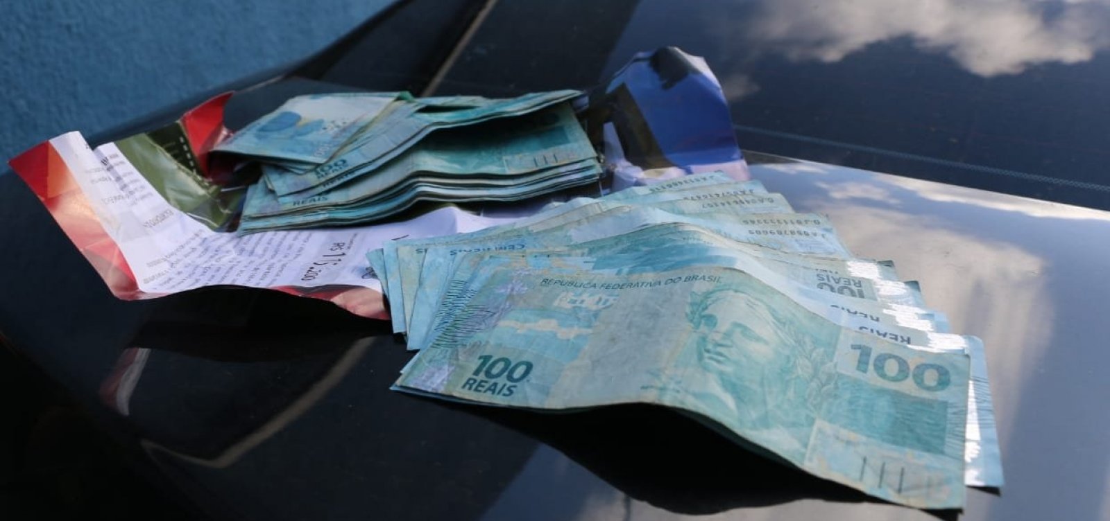 [Na Aspra, MP encontra munições e dinheiro em carro da AL-BA ]