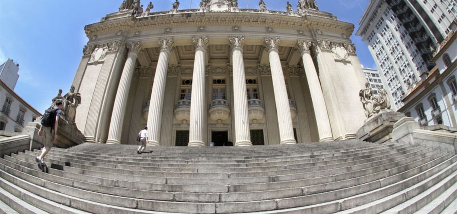 [Legislativo do Rio manda soltar 5 deputados presos pela Lava Jato ]