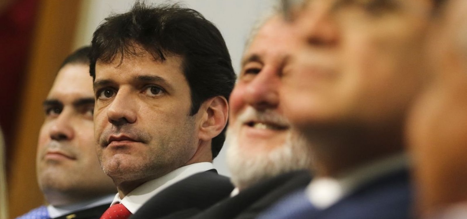 [PSL destitui ministro do Turismo de presidência do partido em MG]
