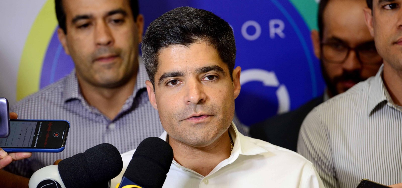 [ACM Neto critica fala de Eduardo Bolsonaro: 'Inaceitável afronta à democracia']