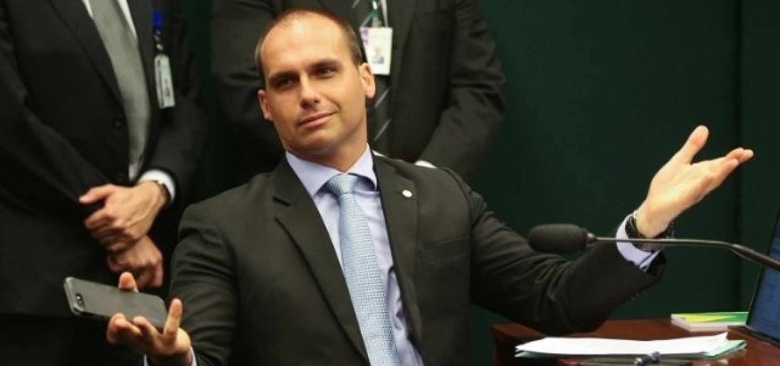 [Partidos reagem a declaração de Eduardo Bolsonaro sobre 'novo AI-5']