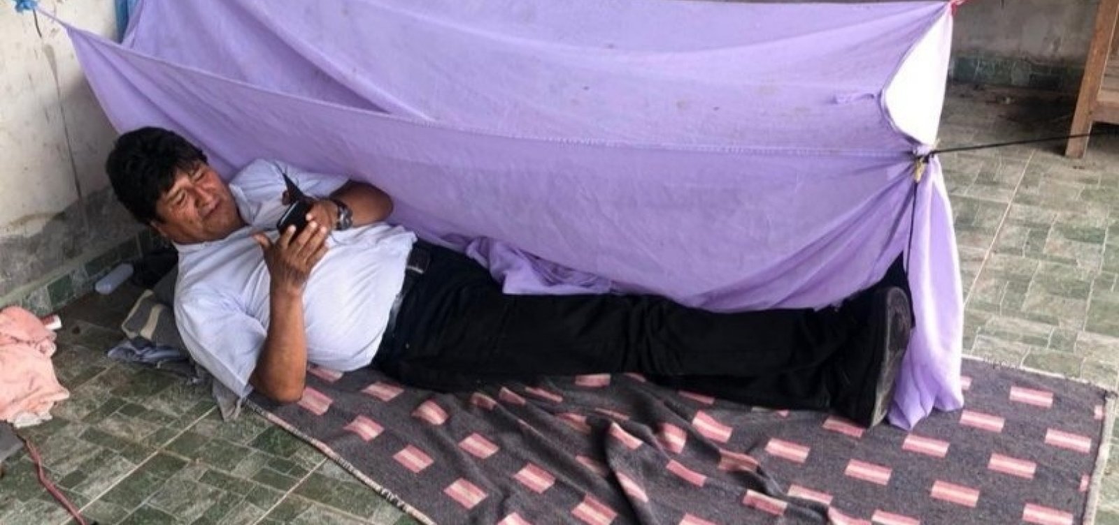 [Evo Morales viaja para o México após aceitar asilo]