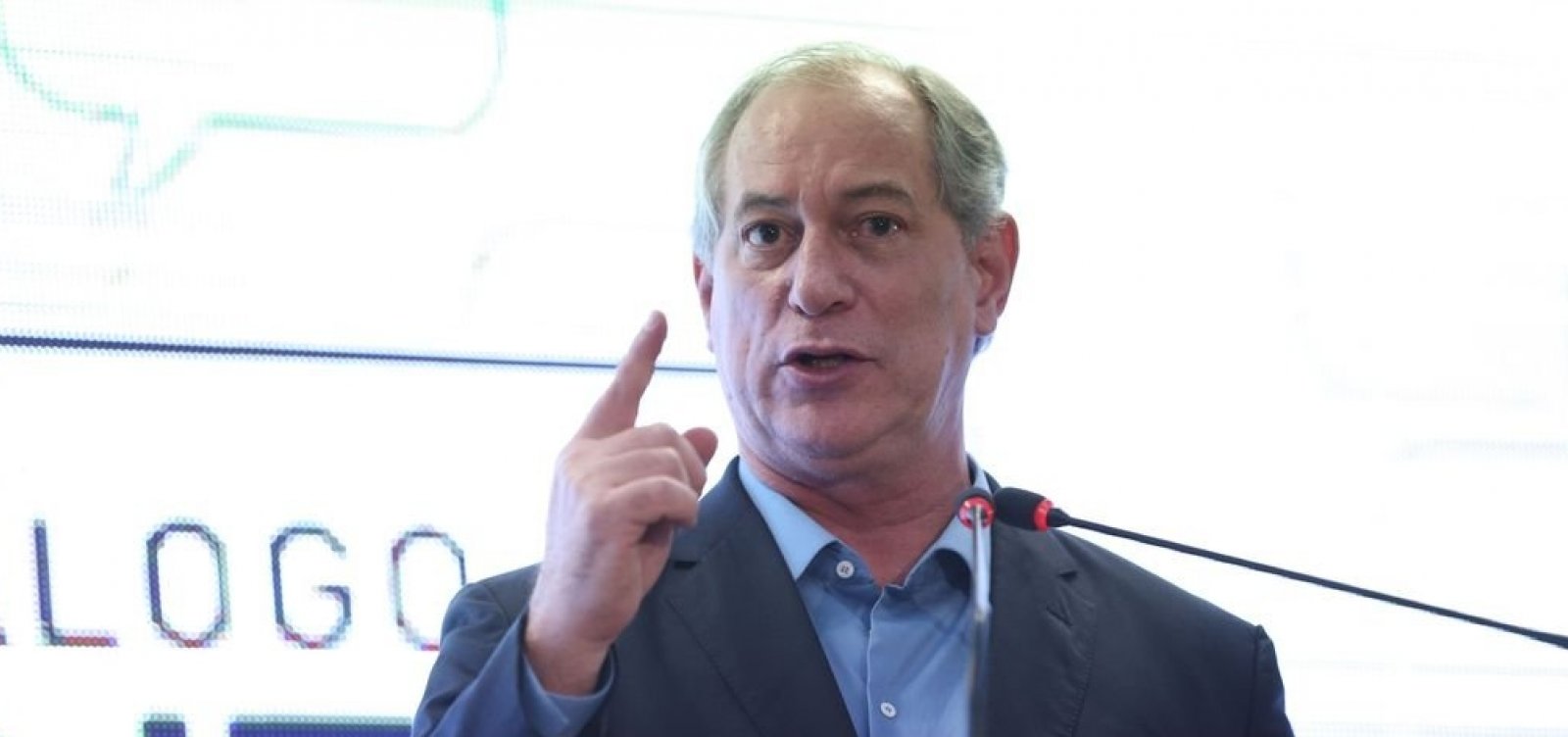 [Ciro volta a criticar Lula e diz que petista é 'encantador de serpentes']