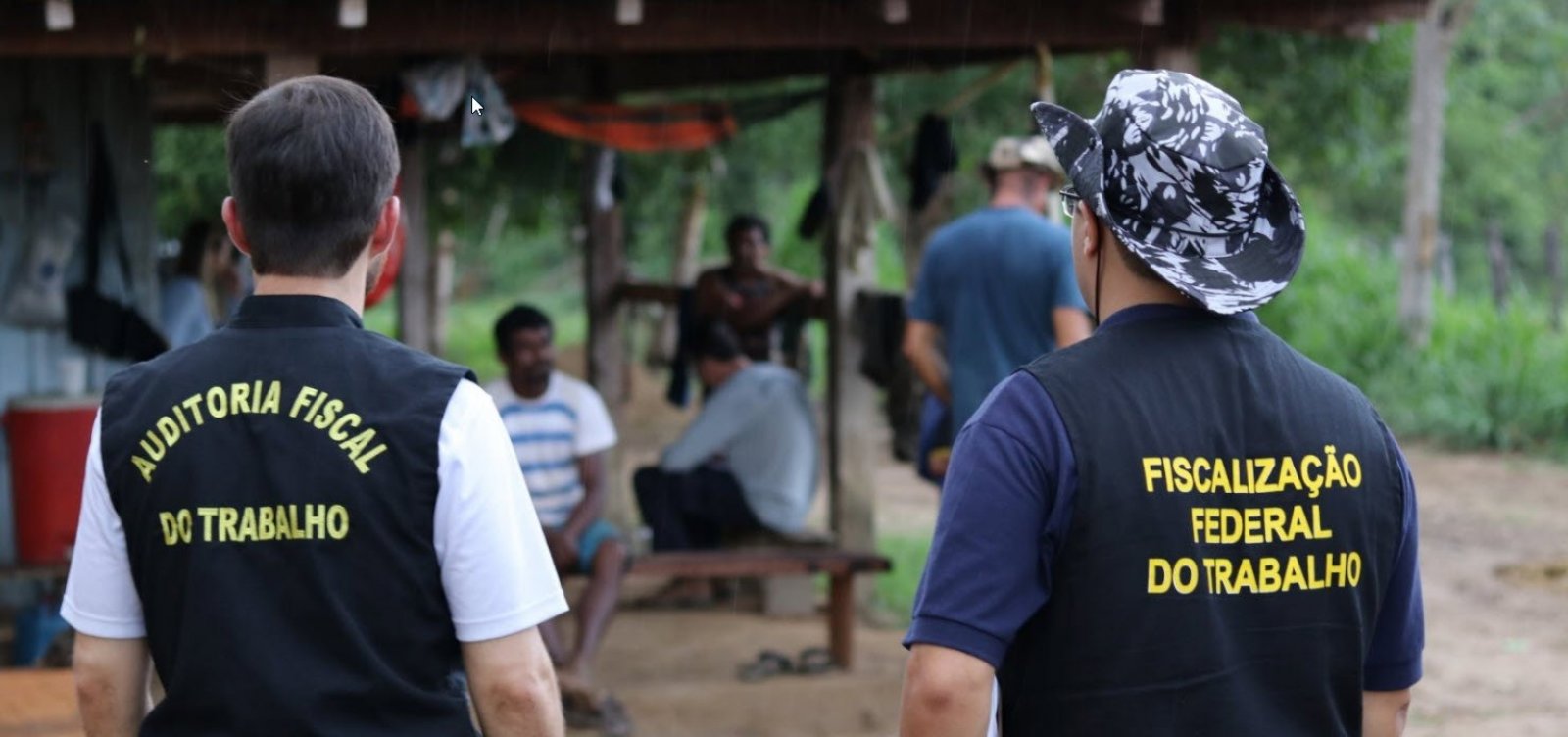 [Oito crianças e adolescentes são encontradas em situação de trabalho infantil em casas de farinha na BA]