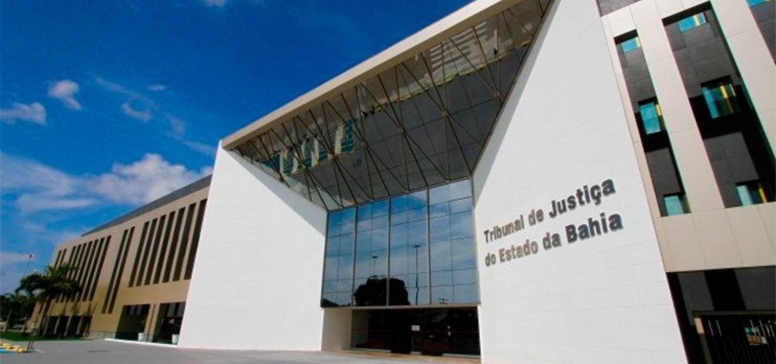[Em nota, TJ-BA diz que foi 'surpreendido' por ação da PF]