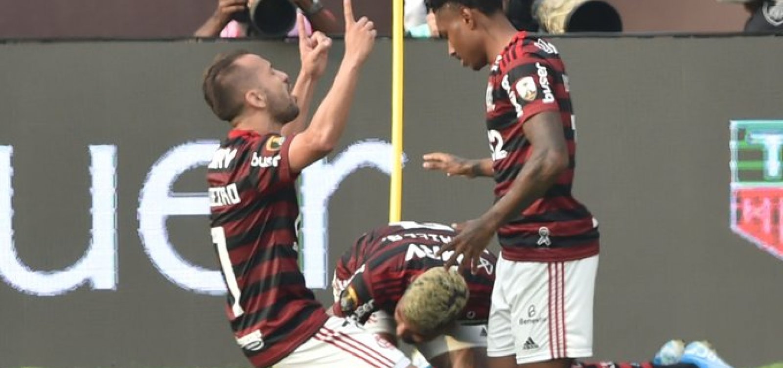 [Flamengo vence o River Plate de virada e conquista a Libertadores]