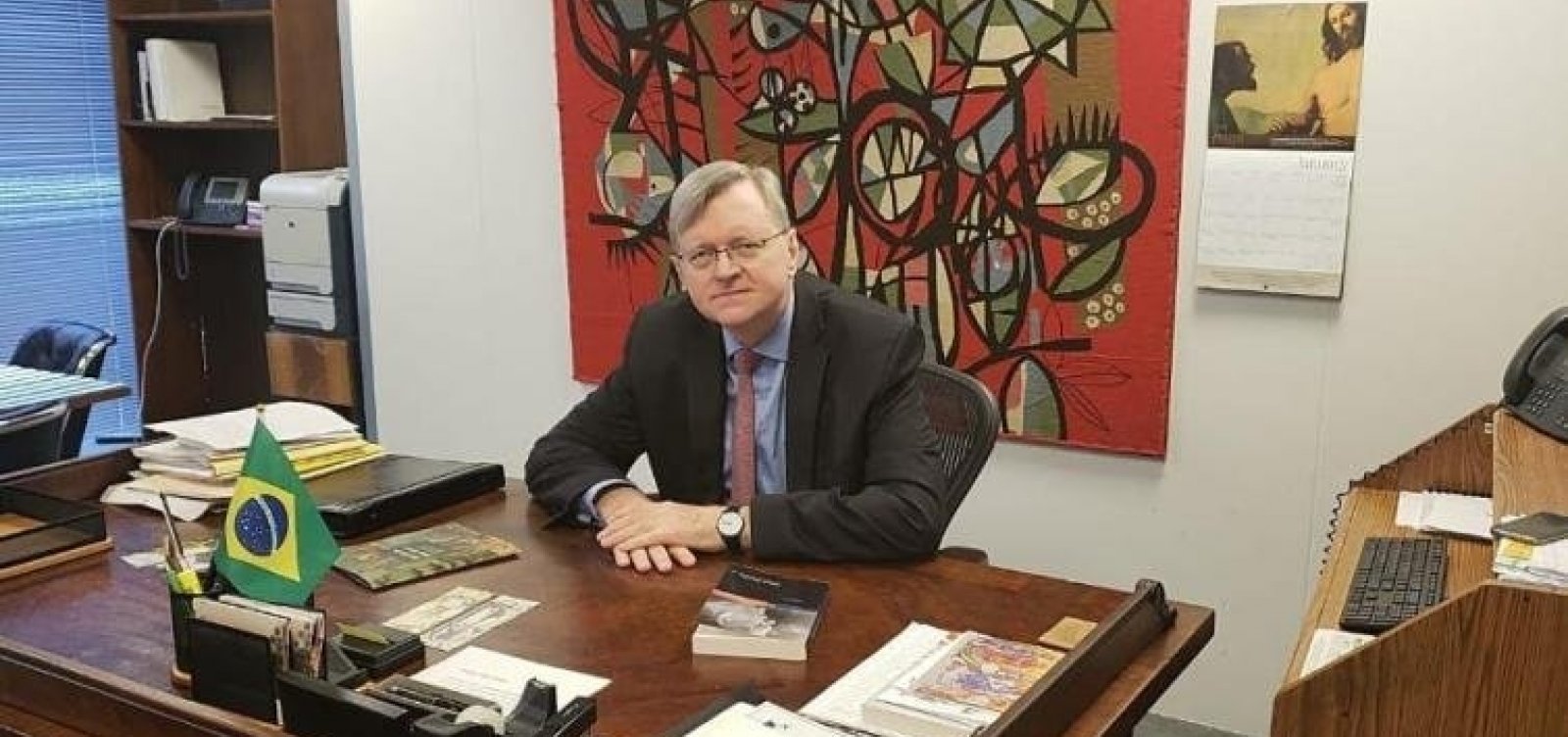 [Bolsonaro formaliza indicação de Nestor Forster para embaixada do Brasil em Washington]