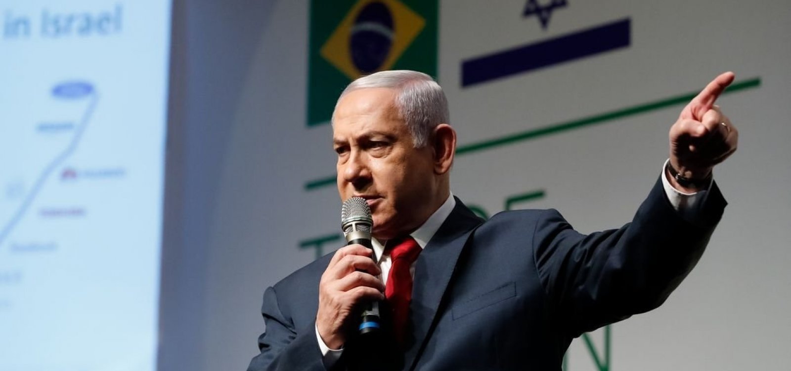 [Milhares de israelenses vão às ruas para pedir renúncia de Netanyahu]