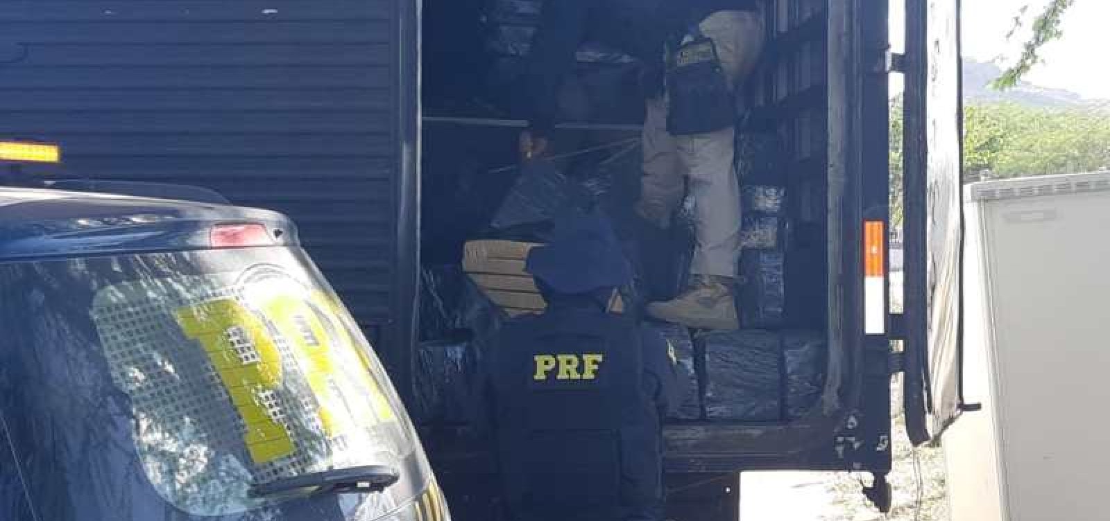 [Casal é preso em flagrante transportando mais de 1 t de maconha na BR-116; veja vídeo]