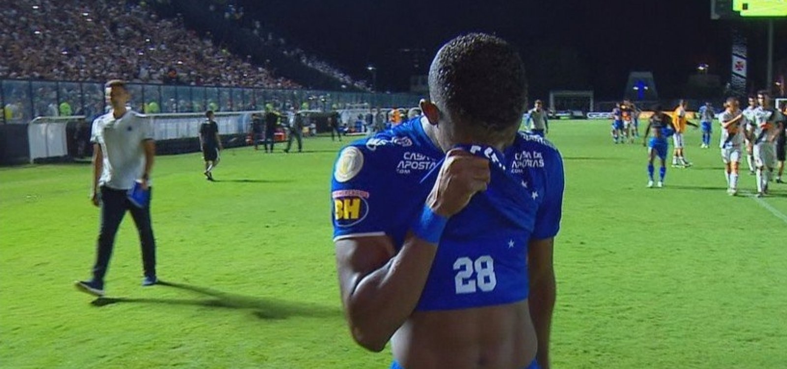 [Cruzeiro é rebaixado pela primeira vez na história do Brasileirão]