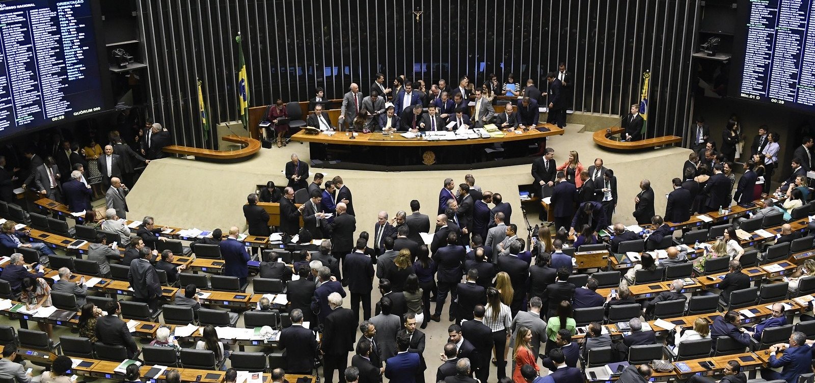 [Congresso aprova projetos que destinam R$ 28,5 bilhões para ministérios e órgãos]