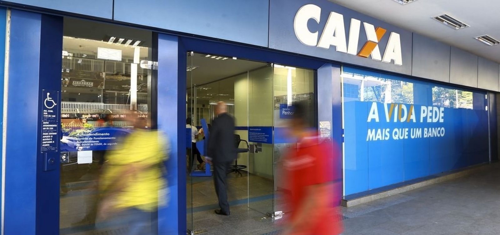[Caixa reduz juros para financiar imóveis]