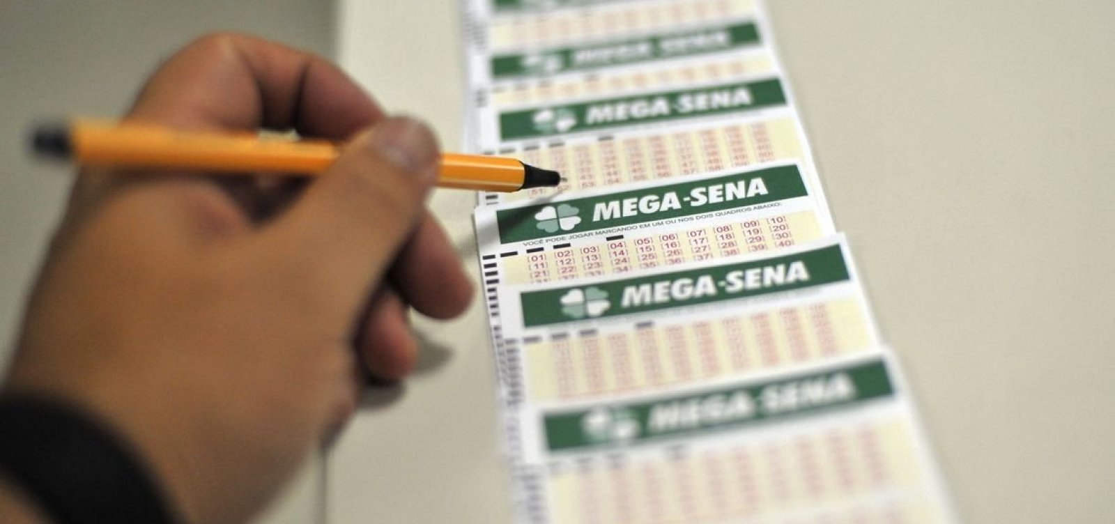 [Mega-Sena: ninguém acerta as seis dezenas e prêmio acumula em R$ 36 milhões]