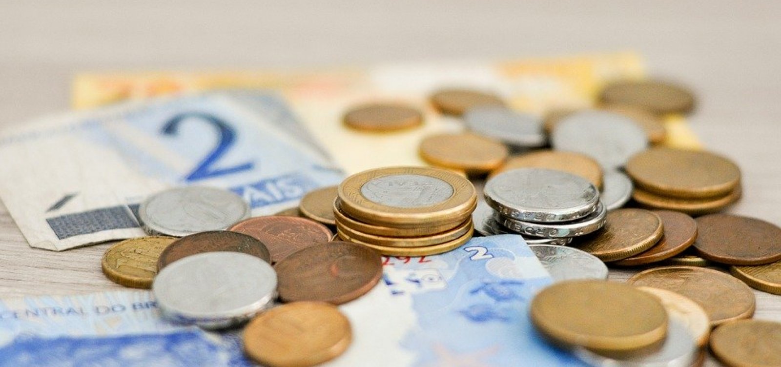 [Mercado financeiro aumenta estimativa de inflação para 3,86%]