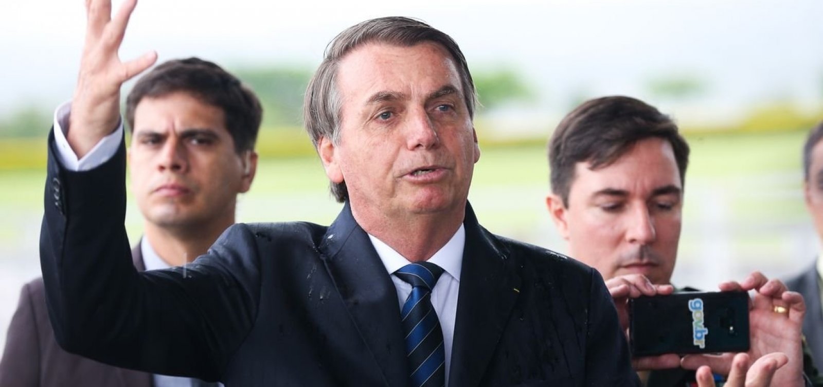 [Bolsonaro acusa Witzel de querer destruí-lo e pretende ter Moro como vice em 2022]