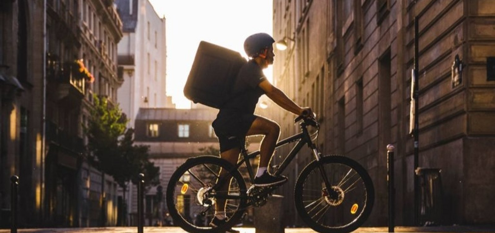 [PL quer regulamentar entrega de mercadorias por bicicletas em Salvador]