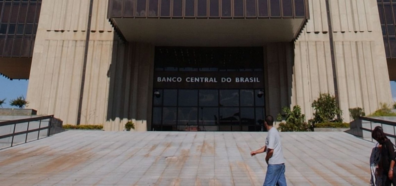 [Mutirão do BC renegocia R$ 4,5 bi em dívidas, com desconto médio de 65%]