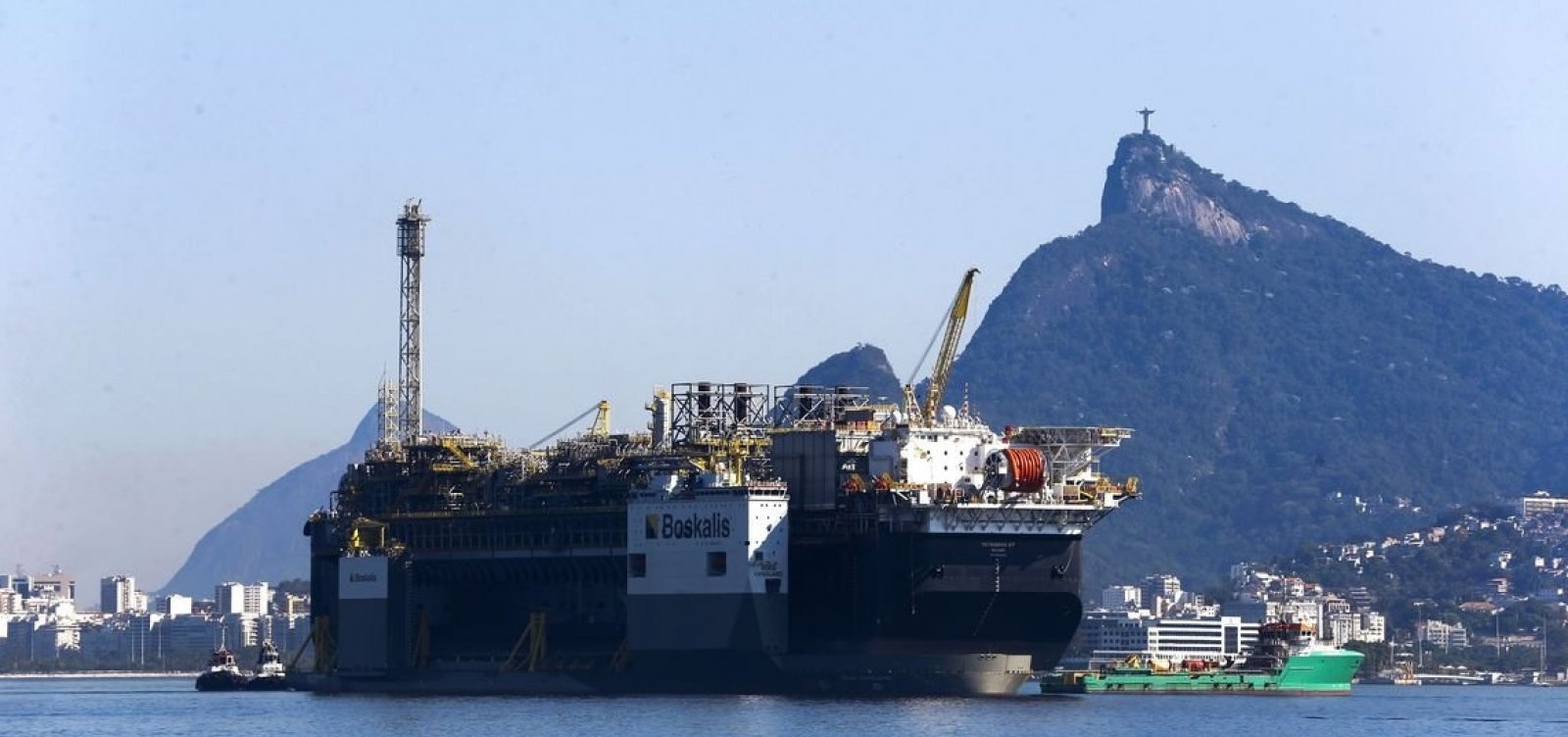 [Brasil produz mais de 3 milhões de barris de petróleo por dia]