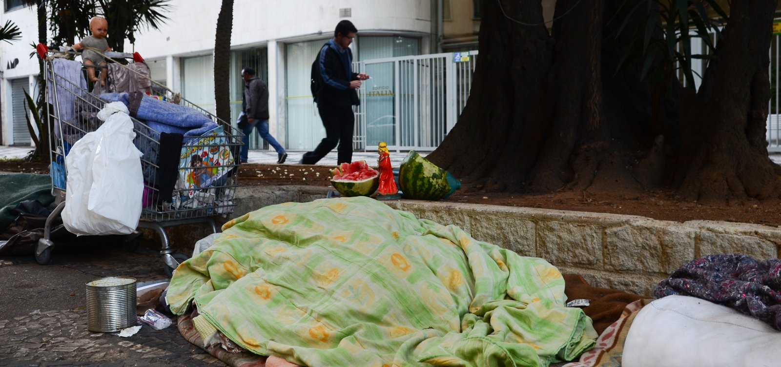 [Agressões a pessoas em situação de rua: mulheres foram vítimas em 51% dos casos ]