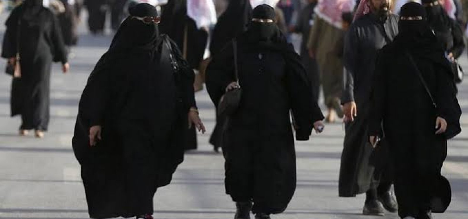 [Arábia Saudita prende mais de 100 por uso de 'roupa inadequada']
