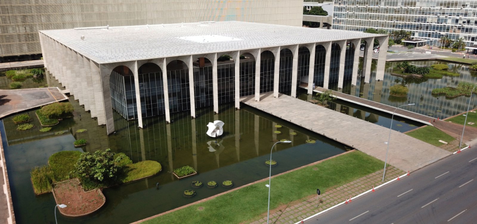 [Governo brasileiro manifesta apoio aos EUA contra Irã]