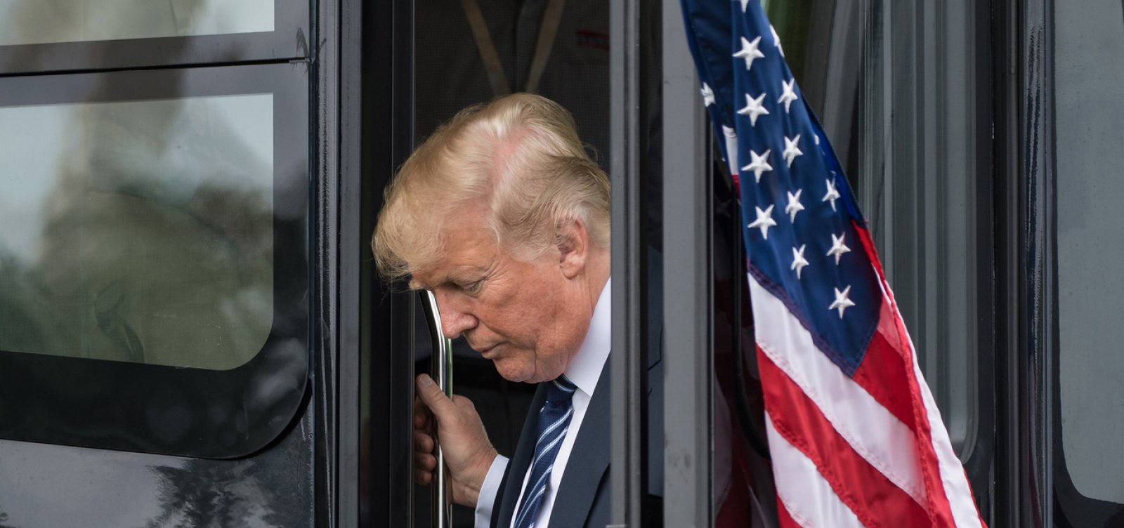 [TV iraniana pede doação de US$ 80 milhões para recompensa por 'cabeça' de Trump]