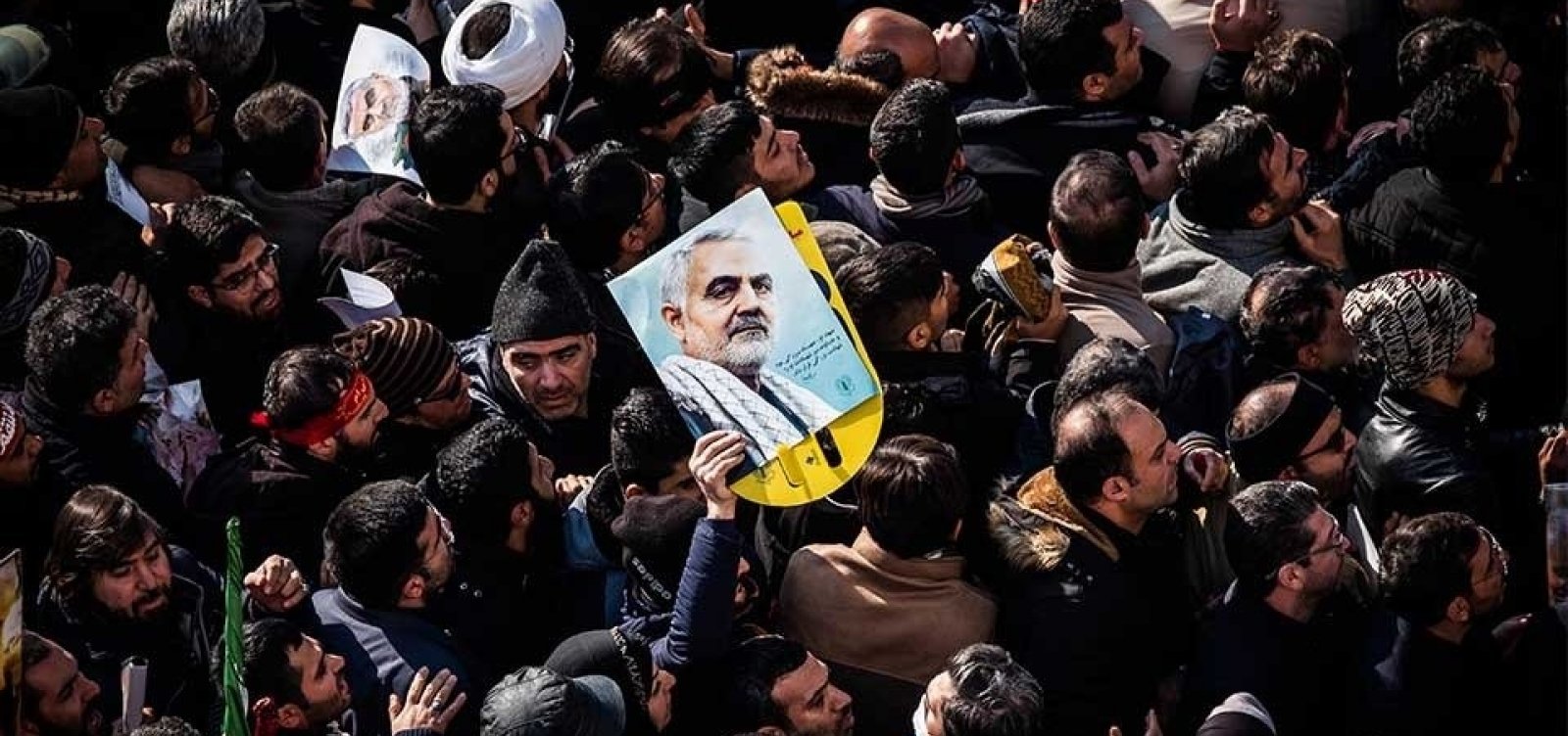 [Ao menos 32 pessoas morreram e 190 ficaram feridas durante tumulto no funeral de Qassem Soleimani]