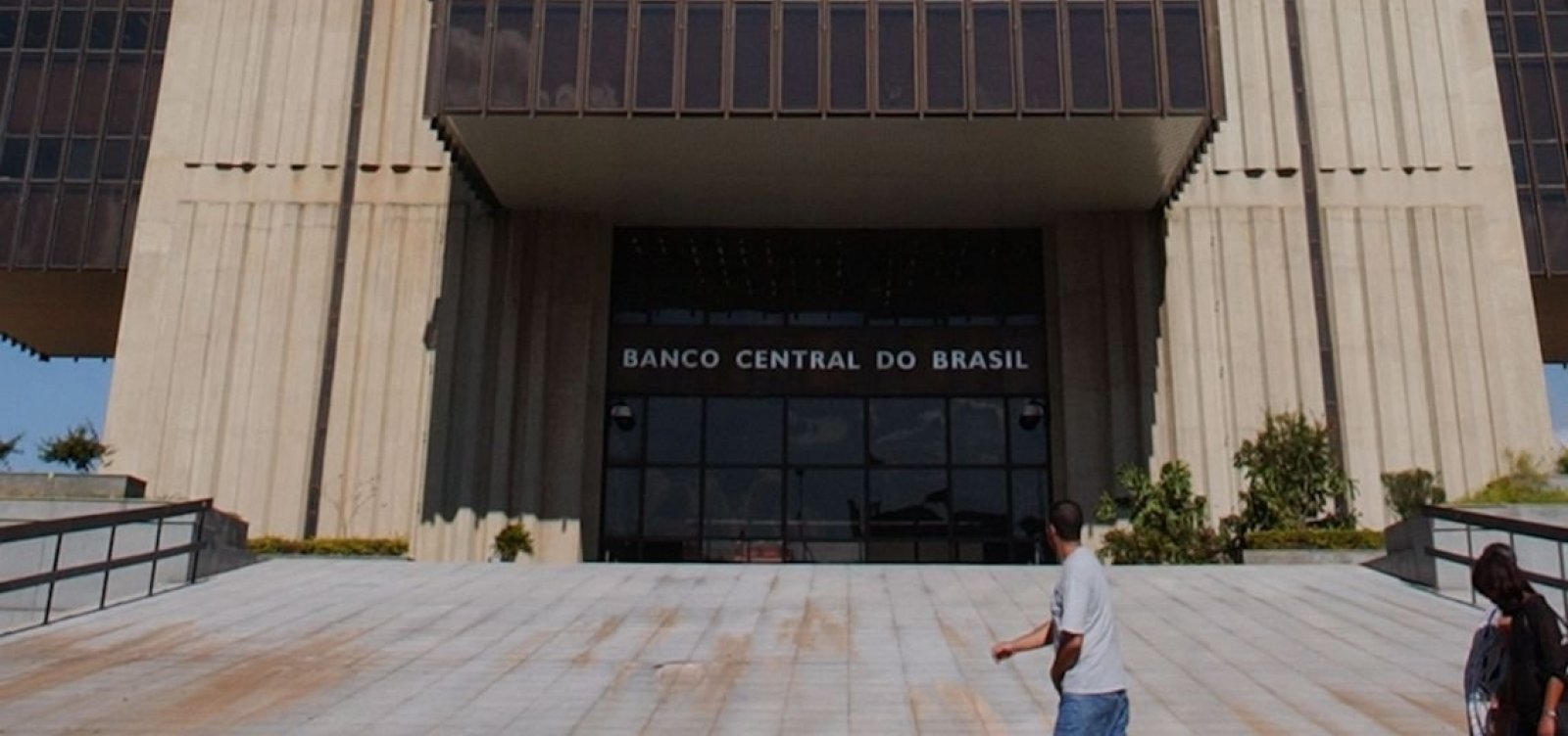 [Bolsonaro sanciona lei que transfere Coaf para o Banco Central]