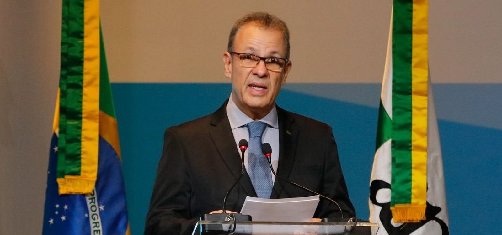 [Conta de luz das igrejas custaria 'insignificantes' R$ 30 milhões, diz ministro]