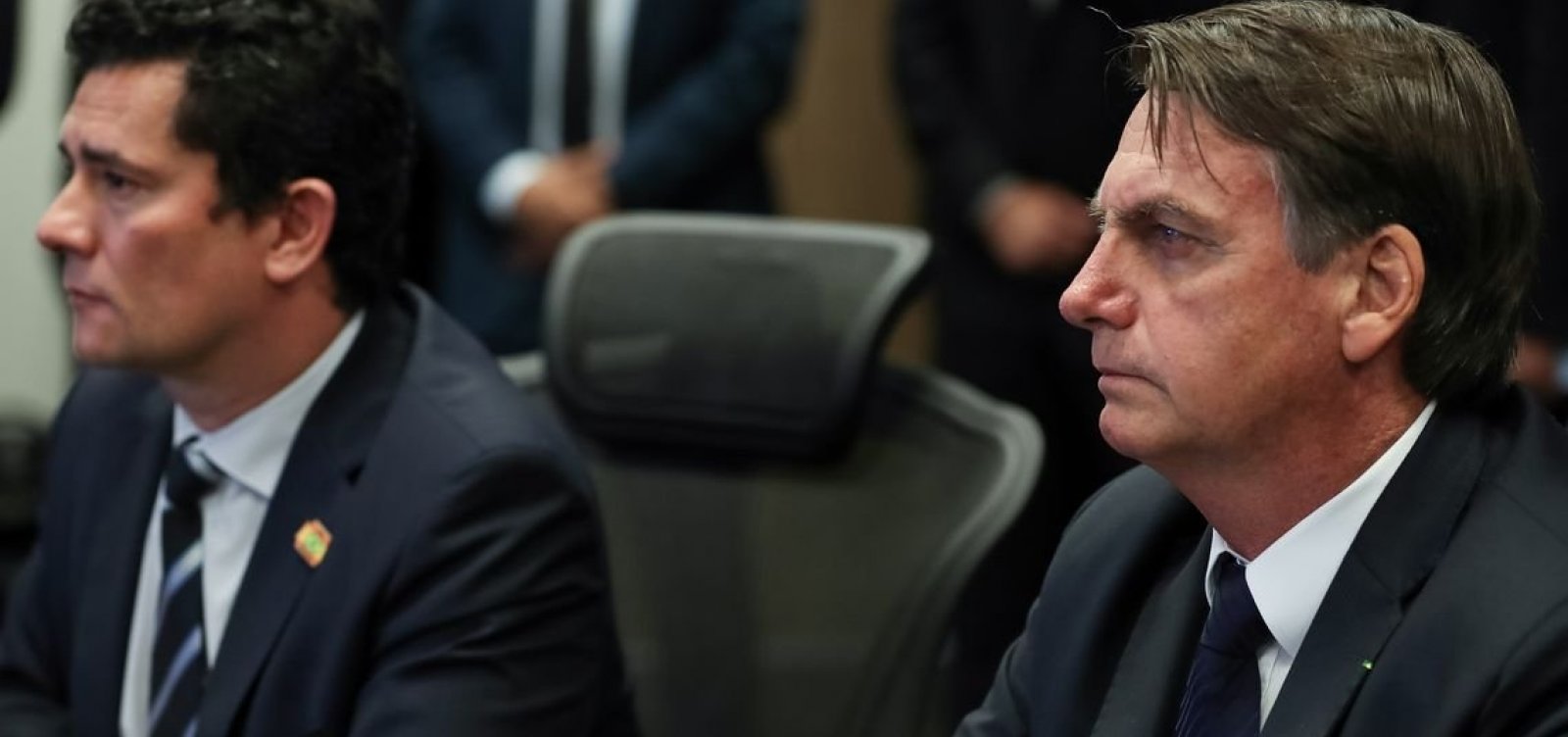 [Bolsonaro quis demitir Moro, mas foi convencido a desistir por Heleno]