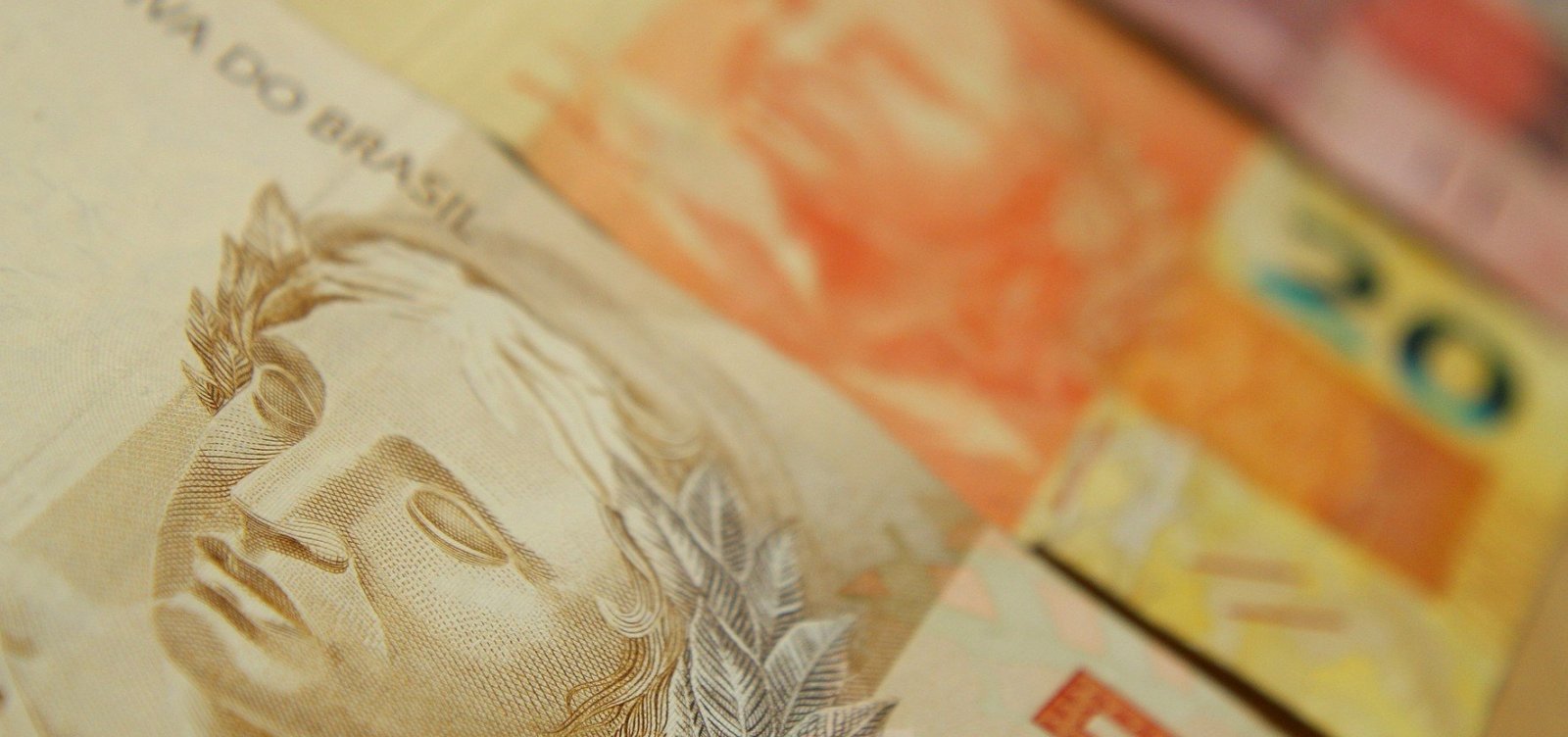 [Primeiro lote do PIS começa a ser pago hoje]