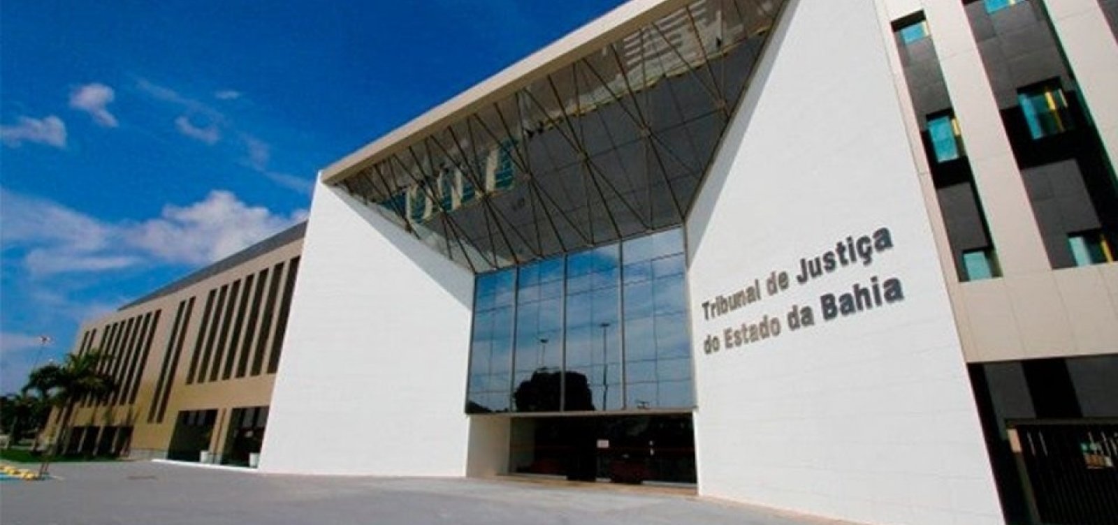 [TJ-BA envia à Assembleia projeto para instituir assistência à saúde de servidores]