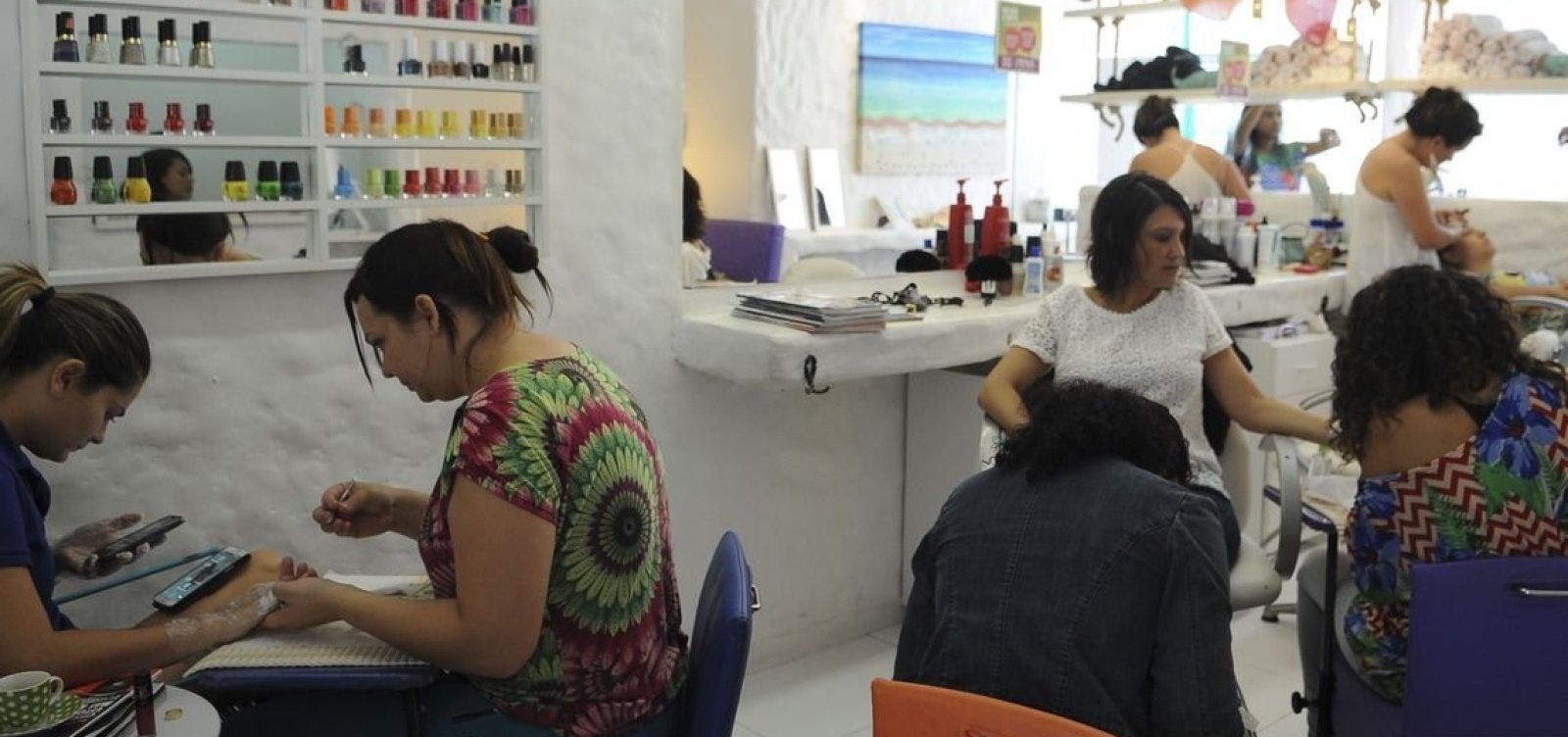 [Volume de serviços caiu 1,5% em novembro na Bahia]