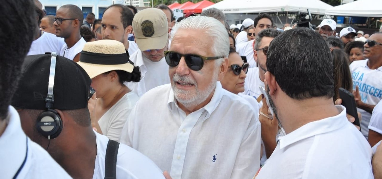 [Jaques Wagner diz que base do governo deve decidir candidatura no início de fevereiro]