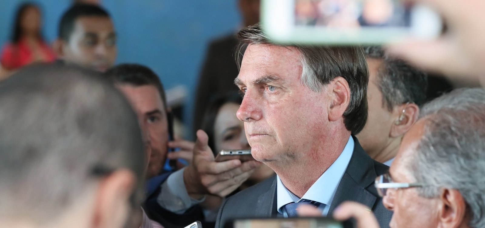[Bolsonaro confirma saída de Alvim e diz repudiar 'ideologias totalitárias' ]