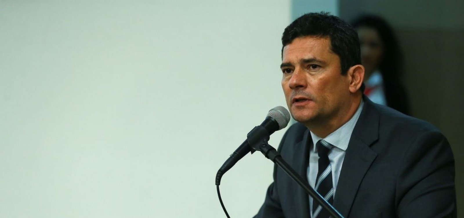 [Moro lança lista de criminosos mais procurados do país]