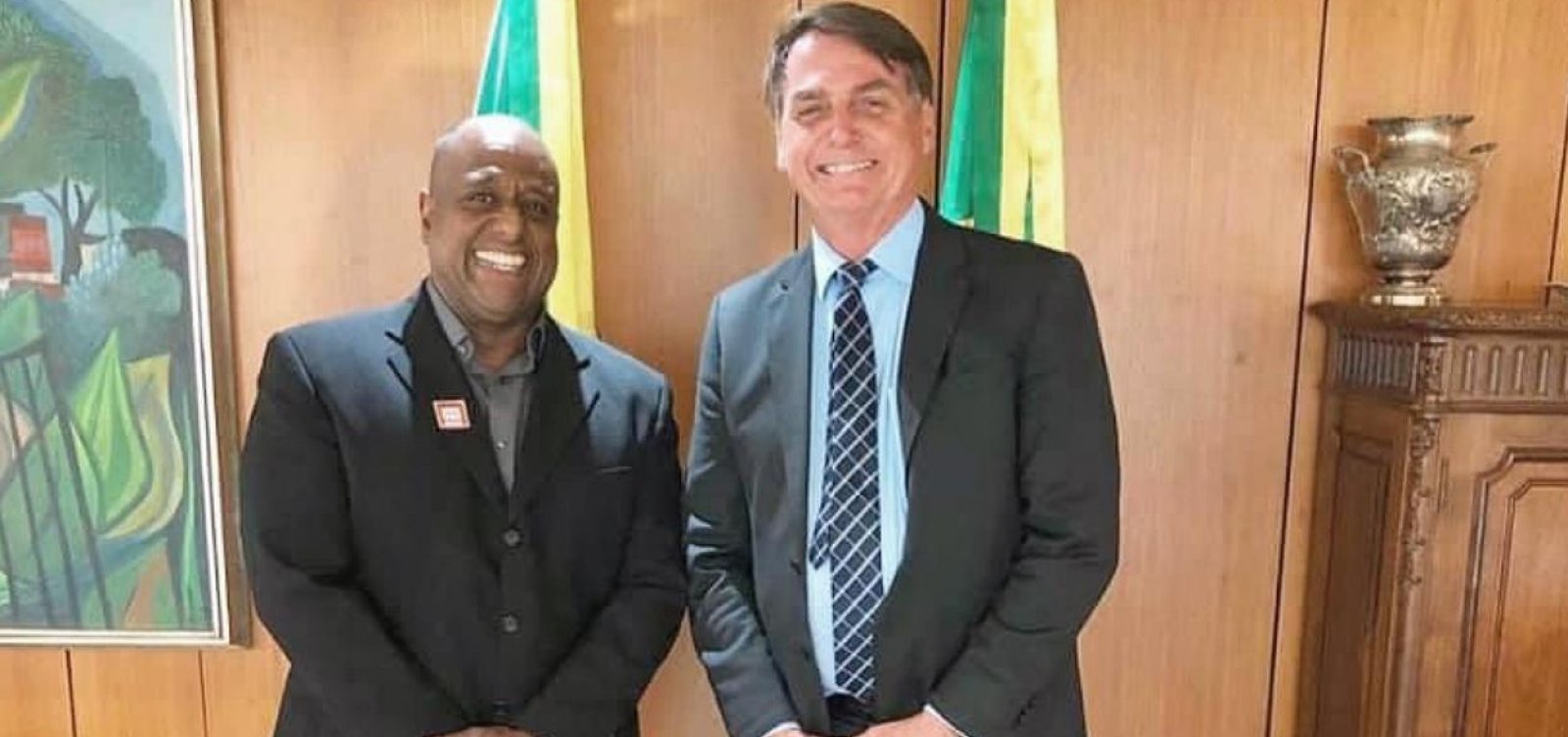 [Bolsonaro nomeia padrinho do filho Flávio para comandar legado olímpico]