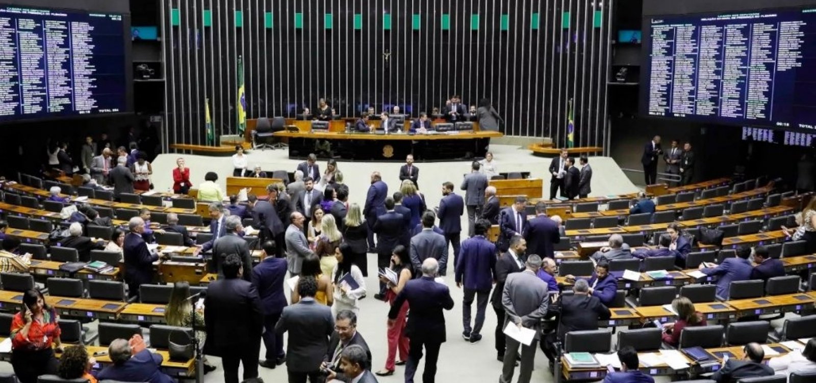 [Câmara aprova projeto com regras de quarentena e medidas para enfrentar coronavírus]