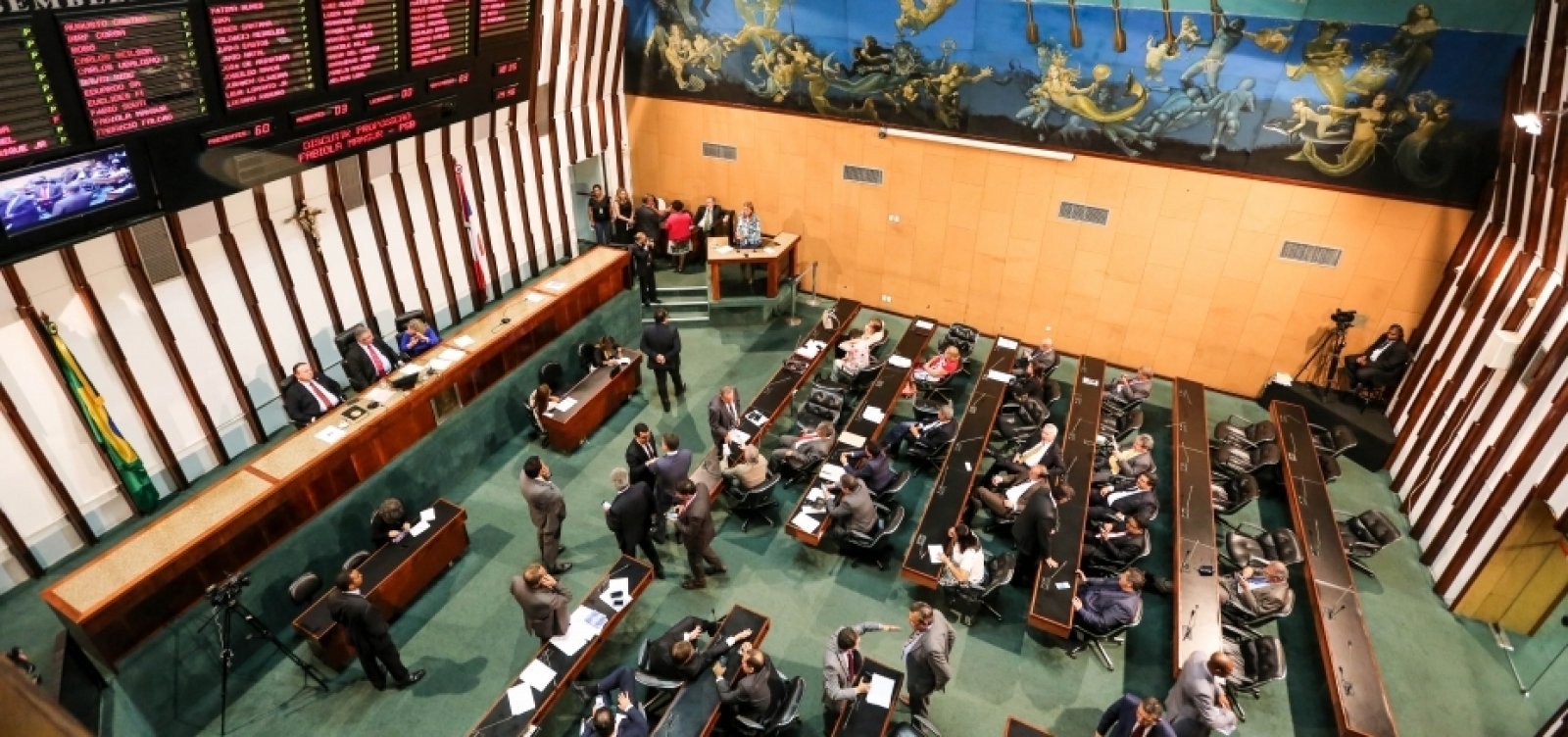 [Rui envia à Alba projeto que doa terreno para construção de sede do TRE]