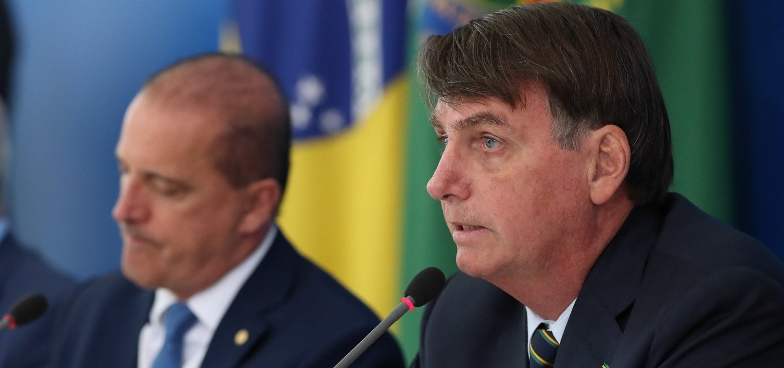 [Bolsonaro tira Onyx Lorenzoni da Casa Civil e convida general para o cargo]