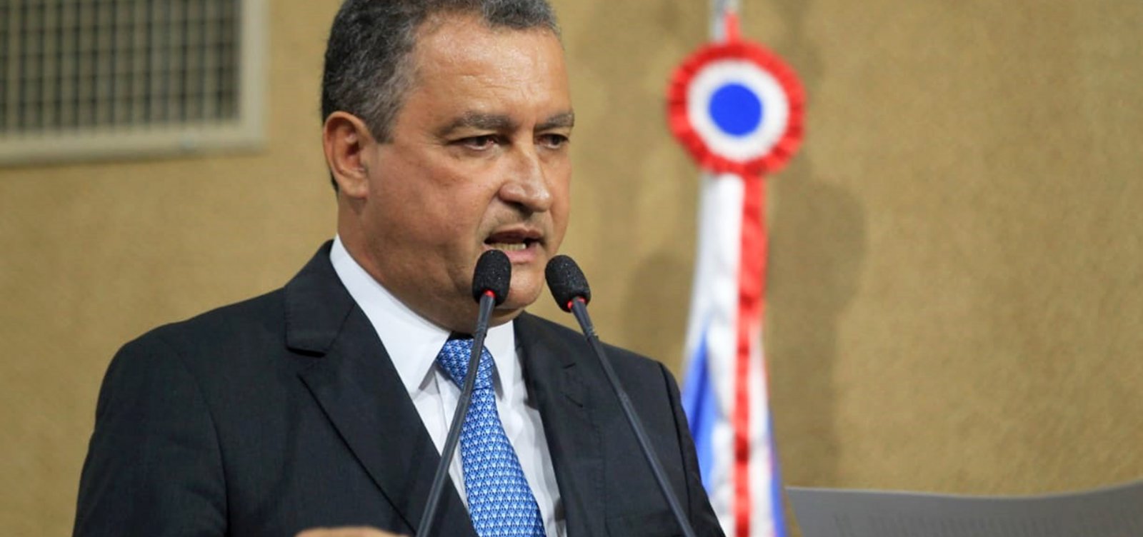 [Após Moro culpar PM-BA por morte de miliciano, Rui diz: 'Deixa quem entende do crime falar']