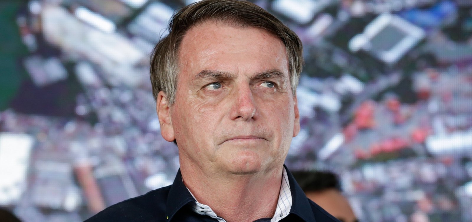 [Bolsonaro insulta repórter e insinua que ela queria 'dar o furo a qualquer preço']