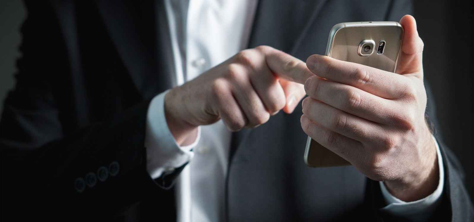 [Quase 200 mil brasileiros tiveram o WhatsApp clonado só em janeiro]
