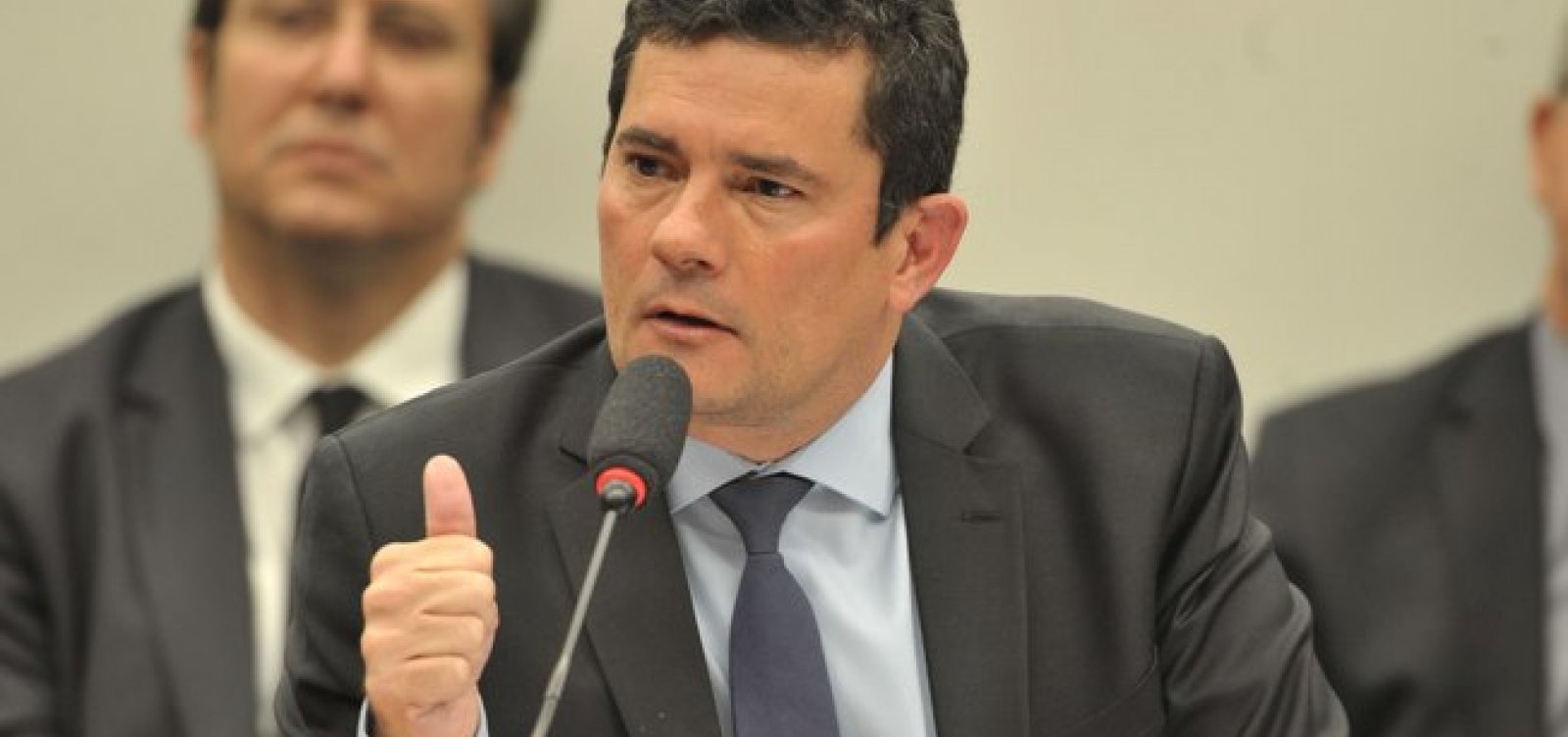[Moro diz que motim de policiais no Ceará é ilegal e precisa ser interrompido]