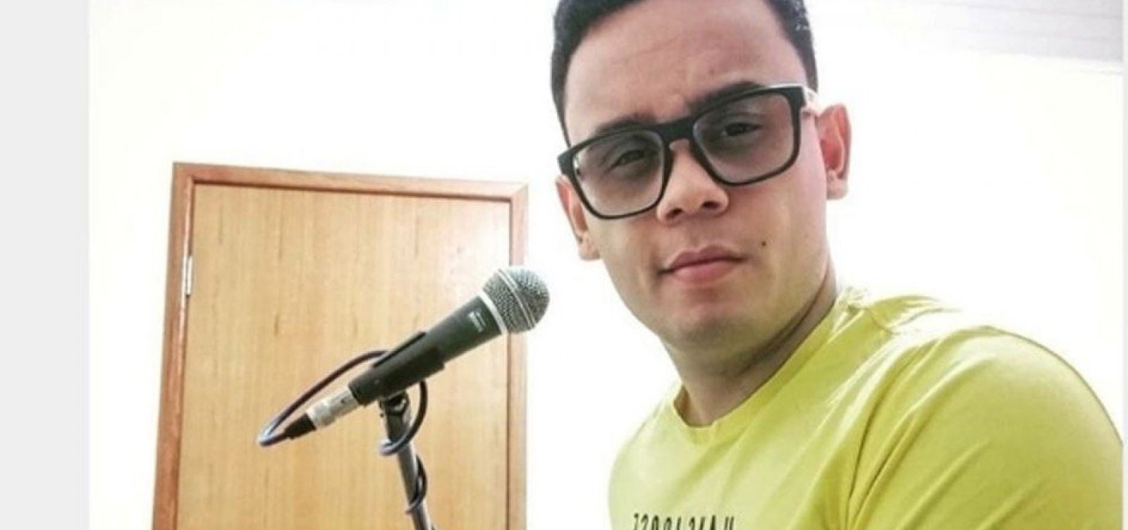 [Eunápolis: cantor de 26 anos é morto a tiros durante apresentação em bar]