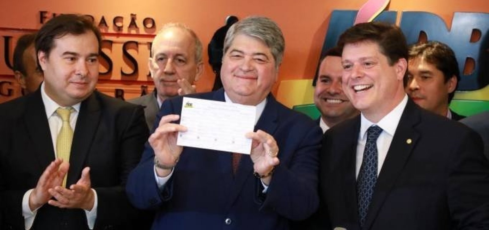 [Datena se filia ao MDB, elogia Maia e Bolsonaro e defende a democracia]