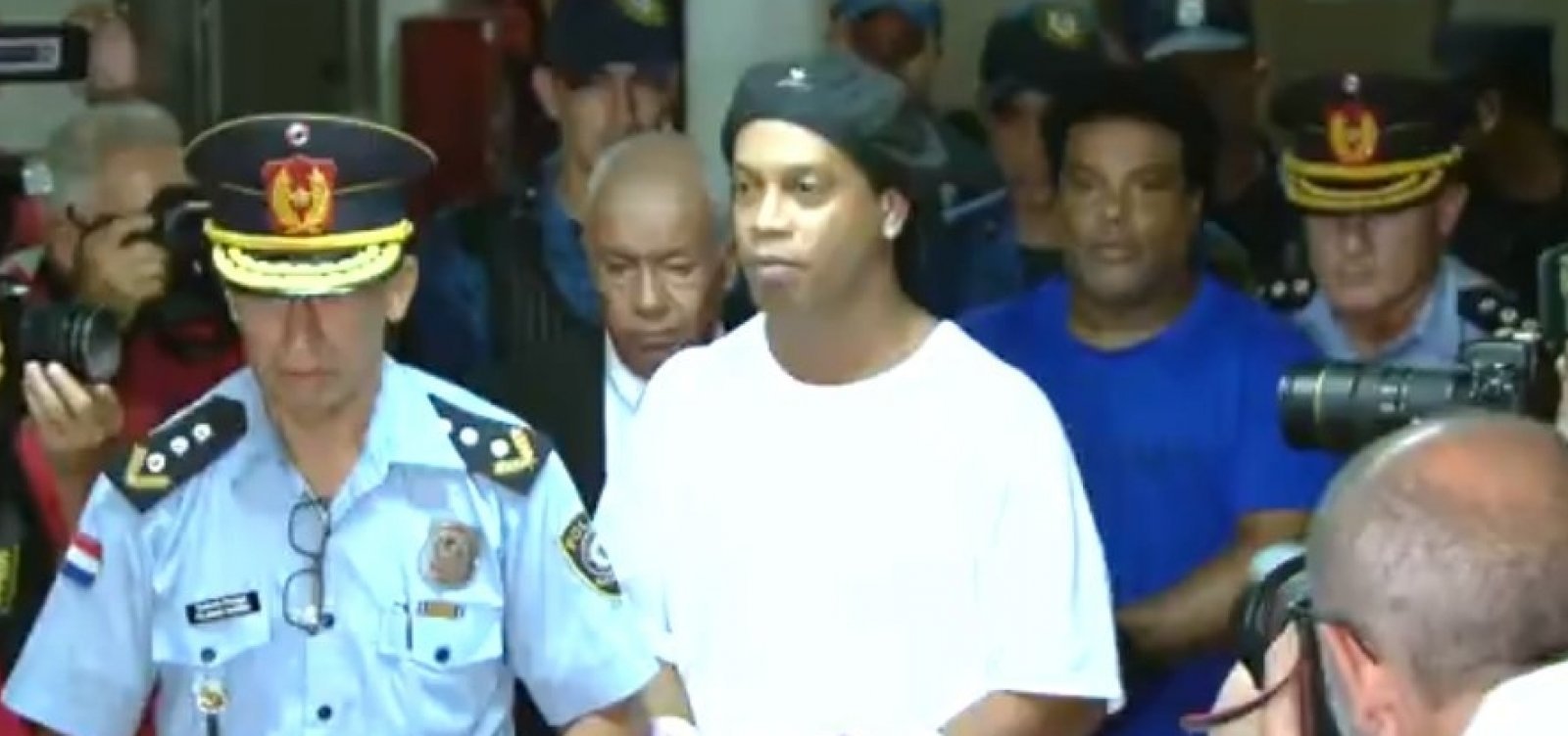 [Ronaldinho é investigado por outros crimes no Paraguai, diz promotor]