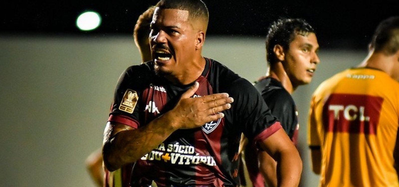 [No Barradão, Vitória vence com facilidade o River/PI]