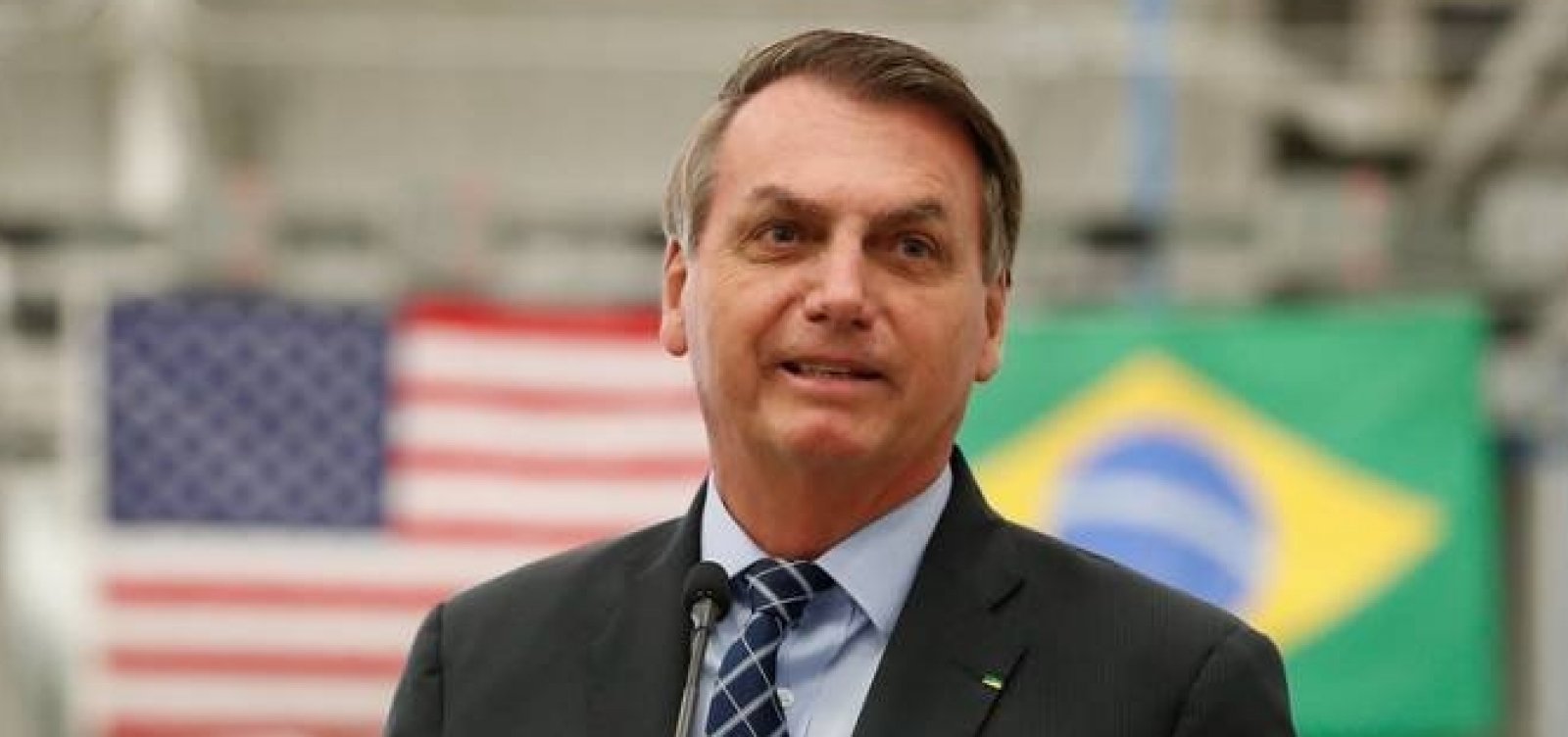 [Bolsonaro anuncia fechamento parcial da fronteira do Brasil com a Venezuela]
